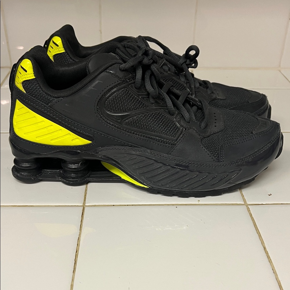 Women’s NIKE Shox Enigma 9000 Running Shoes